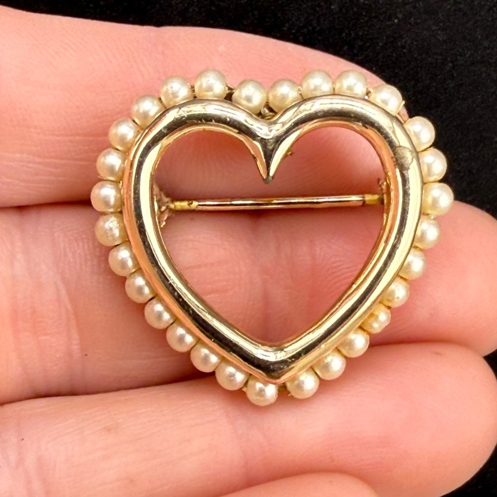 Vintage Estate Heart Brooch Gold Tone Faux Pearl Beaded Romantic Pin